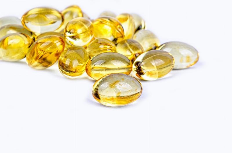 Vitamin nhóm B, đặc biệt B12 và folate, cần thiết cho sức khỏe tóc, thiếu hụt có thể gây rụng tóc nhiều